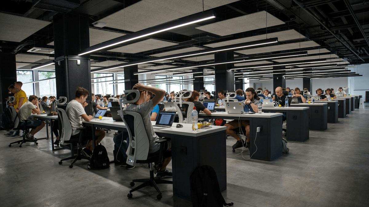 Sala de supervisión y control del flujo de energía en tiempo real